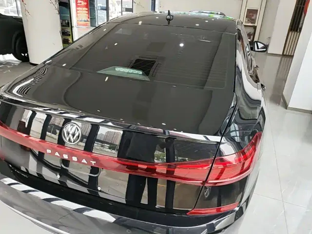 Volkswagen Passat — Фото автомобиля 6