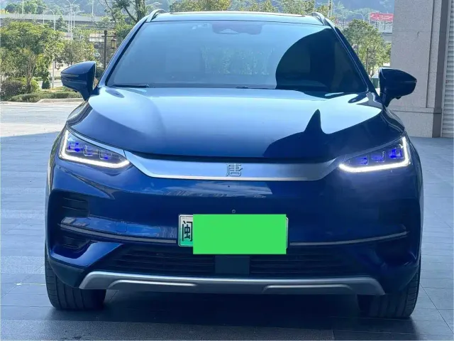 BYD Tang — Фото автомобиля 2