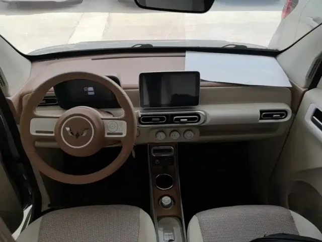 Wuling Hongguang Mini EV — Фото автомобиля 9