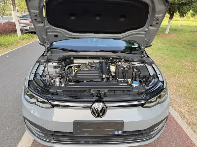 Volkswagen Golf — Фото автомобиля 21
