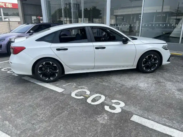 Honda Civic — Фото автомобиля 3