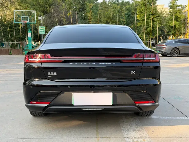 BYD Han — Фото автомобиля 15