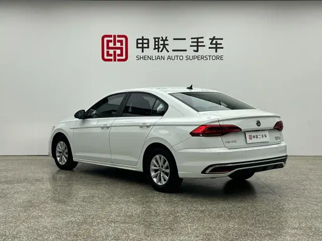 Volkswagen Bora — Фото автомобиля 2