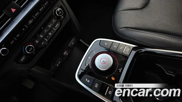 Kia Niro — Фото автомобиля 9