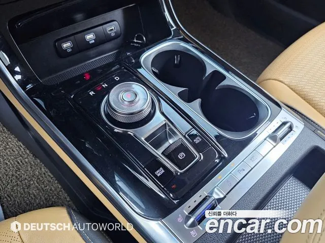Kia Carnival Generation 4 — Фото автомобиля 9