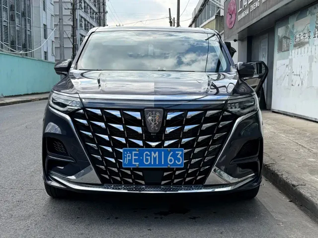 Roewe iMAX8 — Фото автомобиля 2