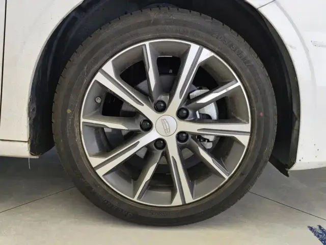 Geely Emgrand — Фото автомобиля 6