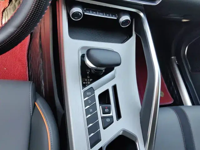 Geely Binyue — Фото автомобиля 16