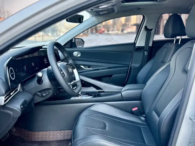 Hyundai Elantra — Фото автомобиля 10