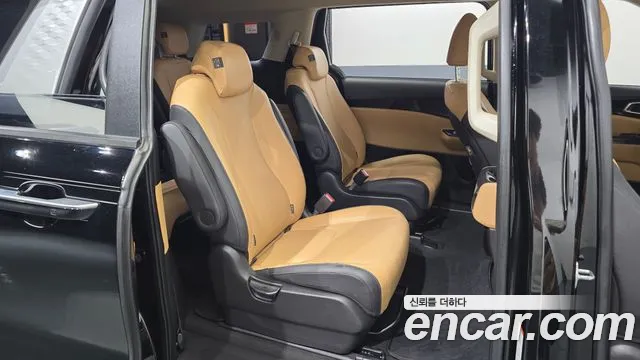 Kia Carnival Generation 4 — Фото автомобиля 18