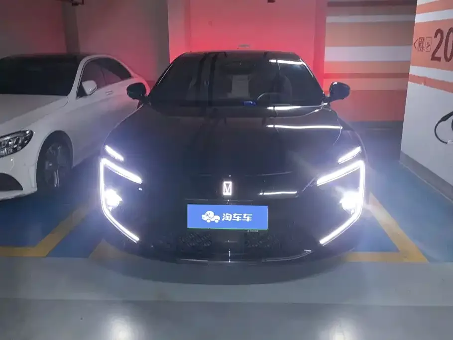 Avatr Avatr 12 2025 Ultra Extended Range Edition — Фото автомобиля 2