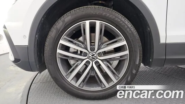 Volkswagen Tiguan — Фото автомобиля 5