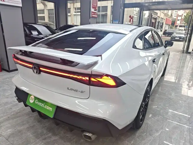 Changan UNI-V — Фото автомобиля 6