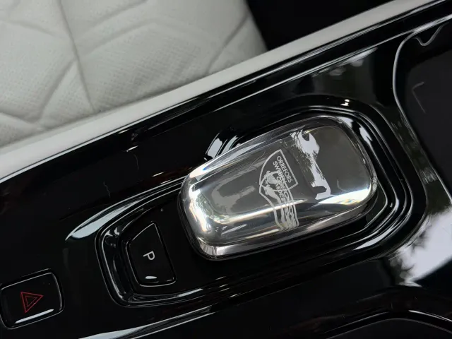 Volvo EM90 — Фото автомобиля 25