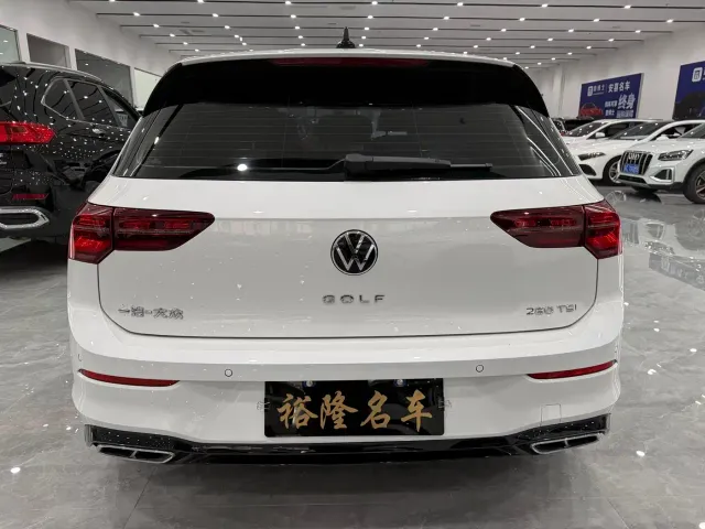 Volkswagen Golf — Фото автомобиля 5
