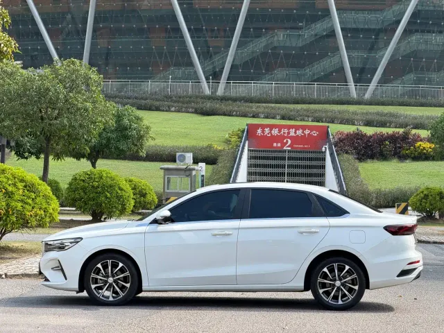 Geely Emgrand — Фото автомобиля 4