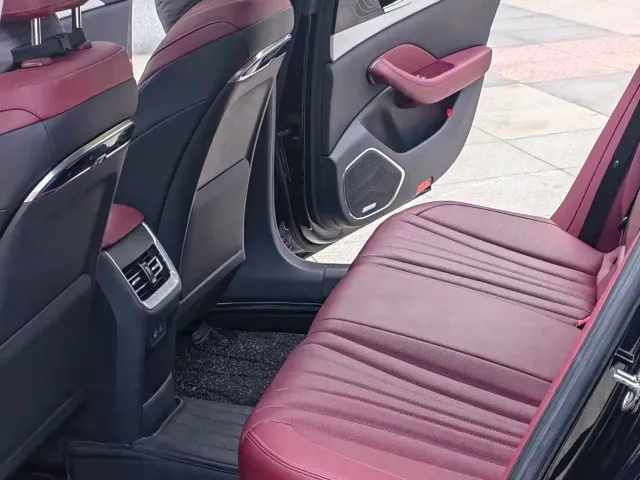 Hongqi H5 — Фото автомобиля 9