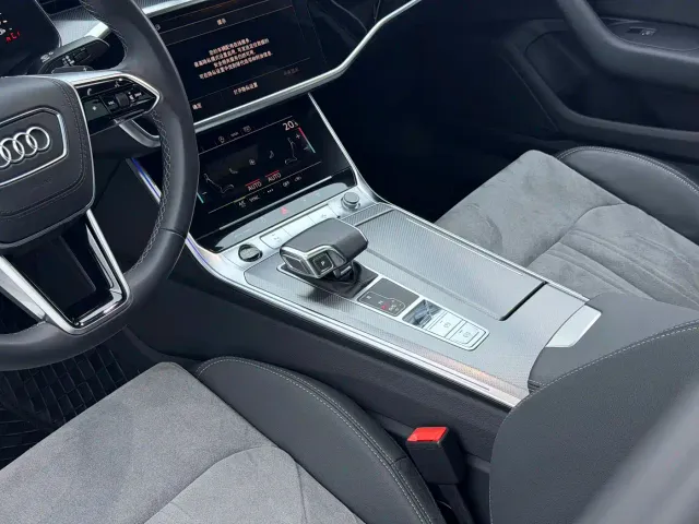 Audi A6L — Фото автомобиля 9