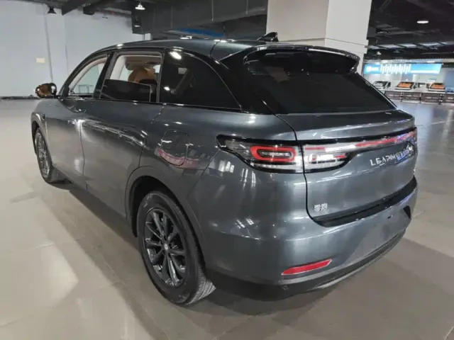 Leapmotor C11 — Фото автомобиля 4