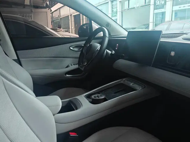 BYD Sealion 05 EV — Фото автомобиля 11