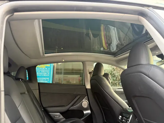 Tesla Model Y — Фото автомобиля 13