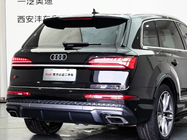 Audi Q7 — Фото автомобиля 23