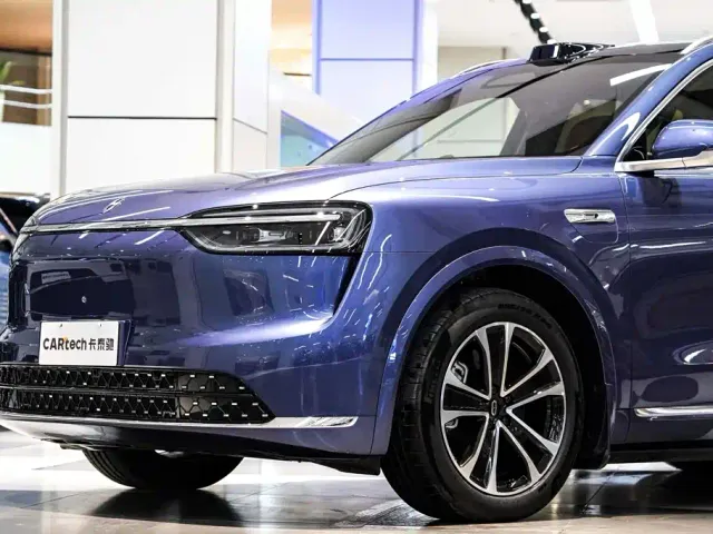 Aito M7 — Фото автомобиля 5