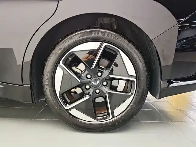 Wuling Starlight — Фото автомобиля 16