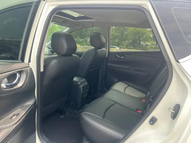 Nissan Tiida — Фото автомобиля 14