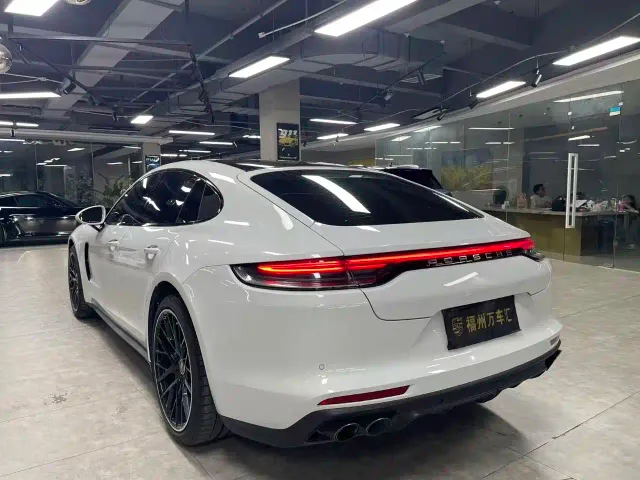 Porsche Panamera — Фото автомобиля 7