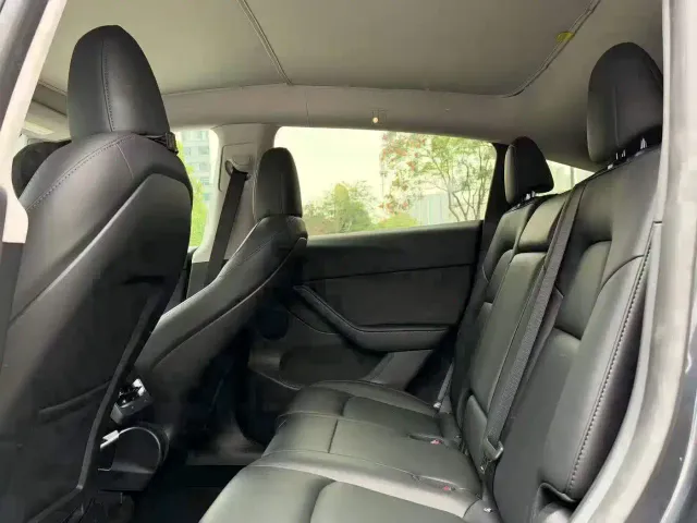 Tesla Model Y — Фото автомобиля 7
