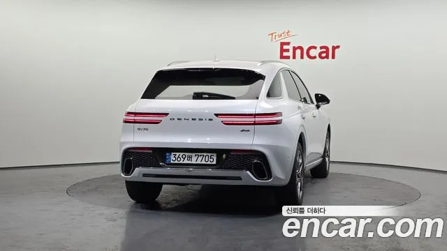 Genesis GV70 2.5T Бензин AWD — Фото автомобиля 4