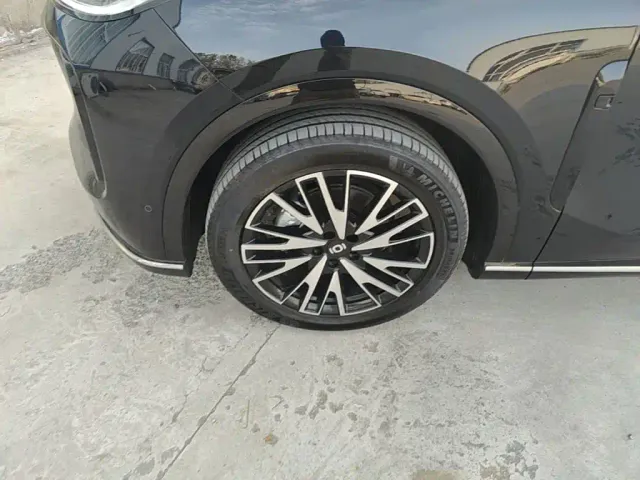 Changan Qiyuan Q07 — Фото автомобиля 22