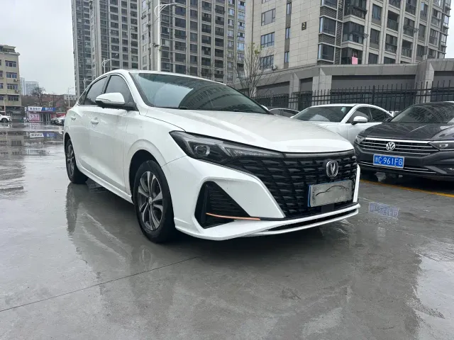 Changan Eado — Фото автомобиля 3