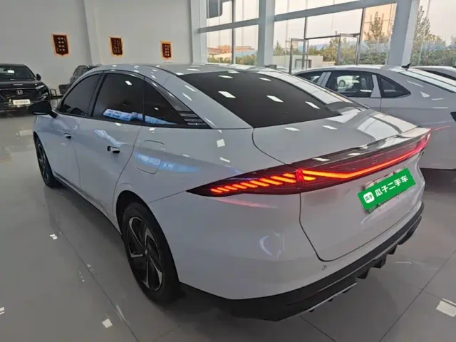 Geely Galaxy L6 — Фото автомобиля 4