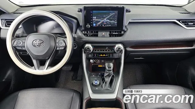 Toyota RAV4 — Фото автомобиля 6