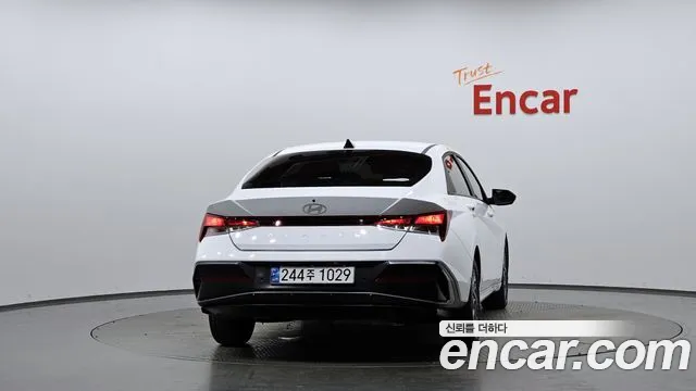 Hyundai Avante CN7 — Фото автомобиля 4