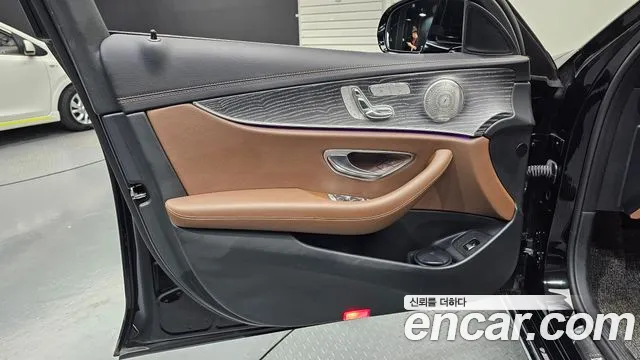 Mercedes-Benz E-Class W213 — Фото автомобиля 13
