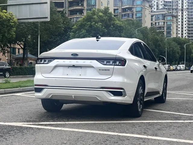 Ford Mondeo — Фото автомобиля 4