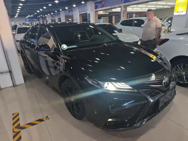 Toyota Camry — Фото автомобиля 3