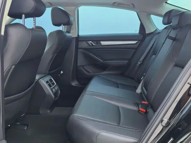 Honda Accord — Фото автомобиля 7