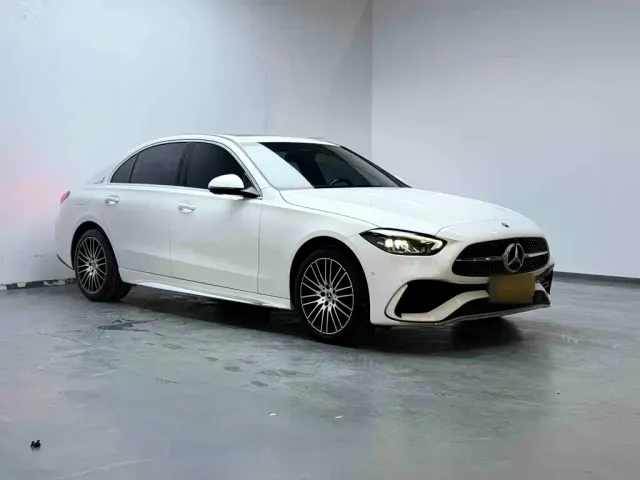 Mercedes-Benz C-Class — Фото автомобиля 3