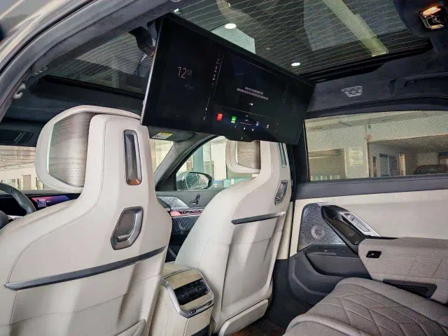 BMW i7 — Фото автомобиля 19