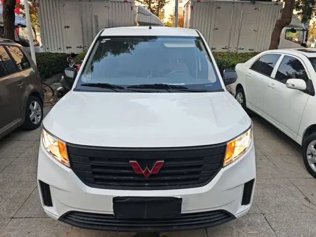 Wuling Hongguang Plus — Фото автомобиля 2