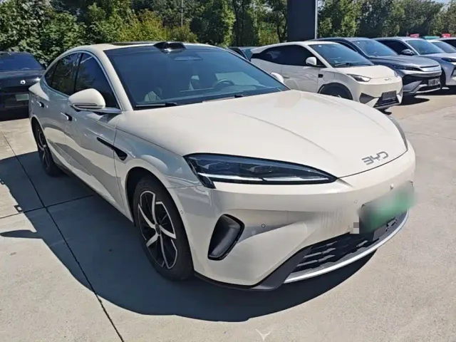 BYD Seal 07 DM-i — Фото автомобиля 3