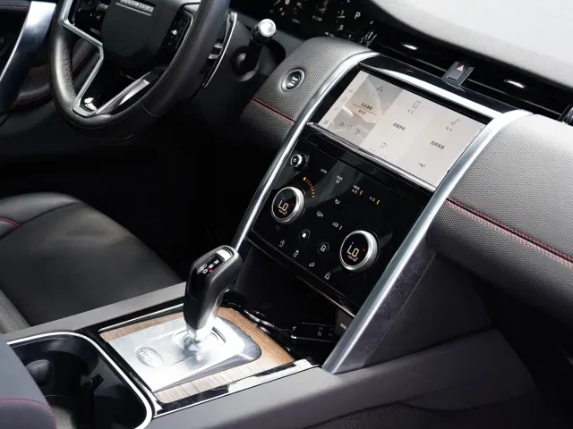 Land Rover Discovery Sport — Фото автомобиля 10