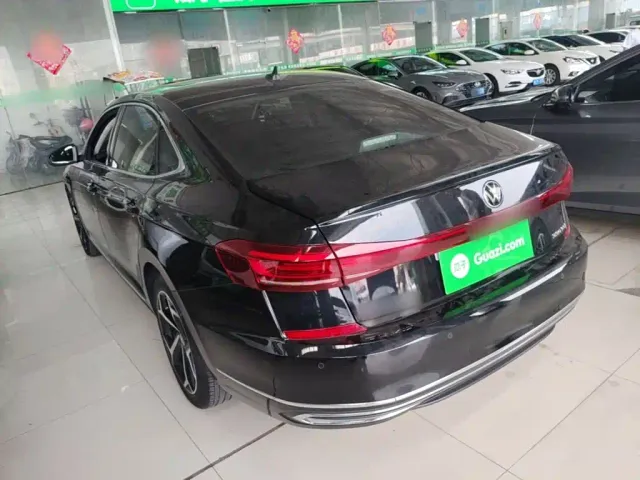 Volkswagen Passat — Фото автомобиля 4