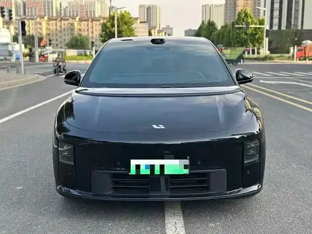Li Auto i6 — Фото автомобиля 2