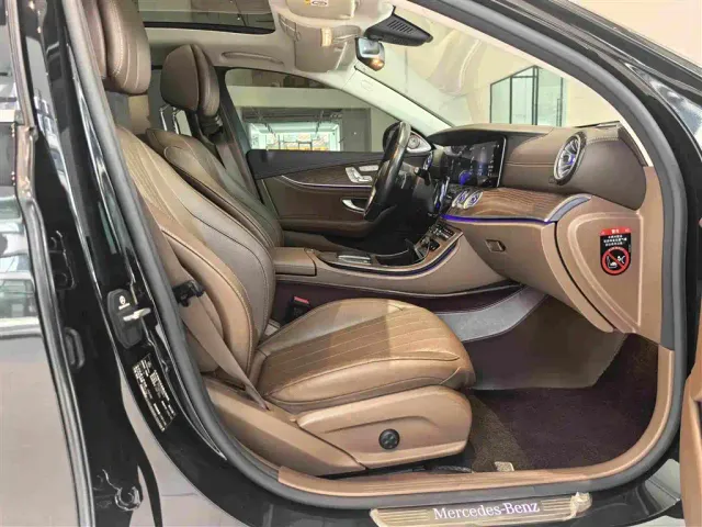 Mercedes-Benz E-Class — Фото автомобиля 20