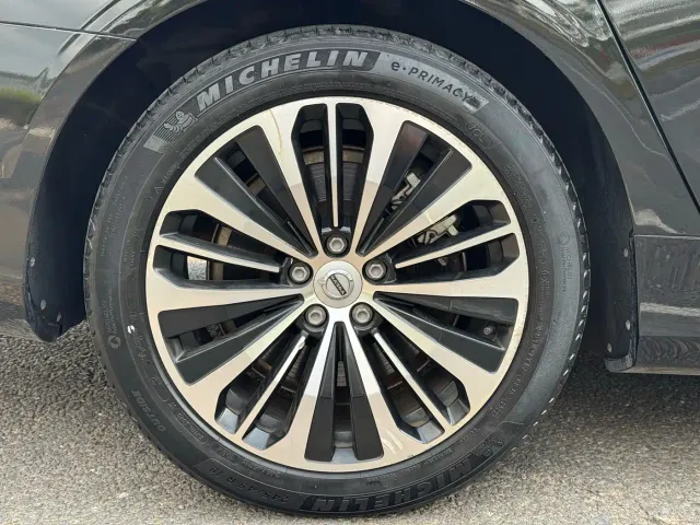 Volvo S90 — Фото автомобиля 9